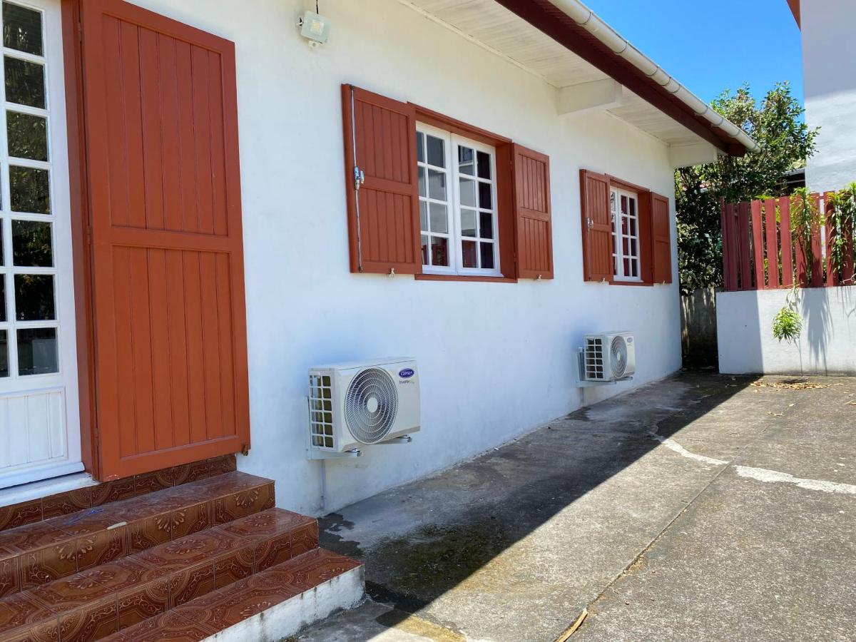 Gite Les Bananiers Saint-Joseph Bagian luar foto