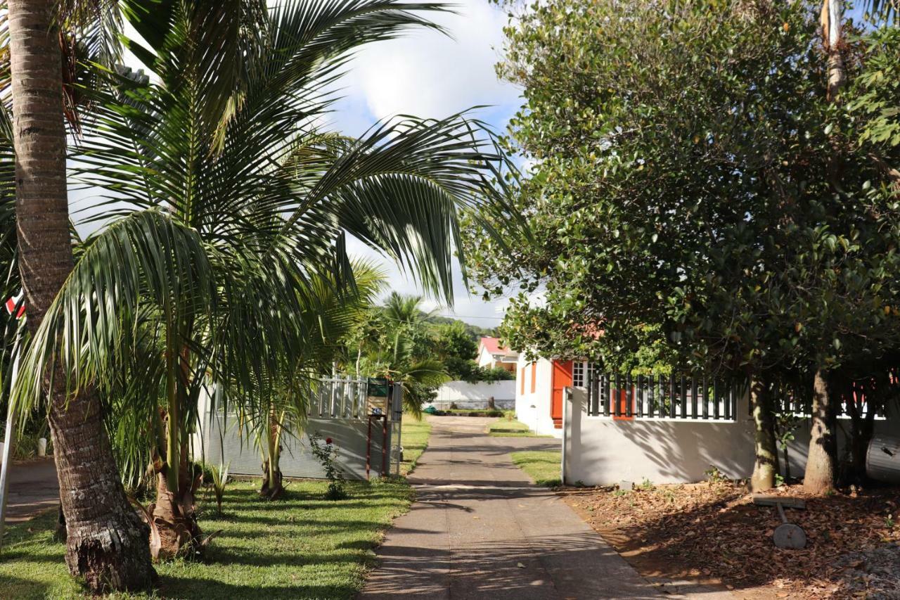Gite Les Bananiers Saint-Joseph Bagian luar foto