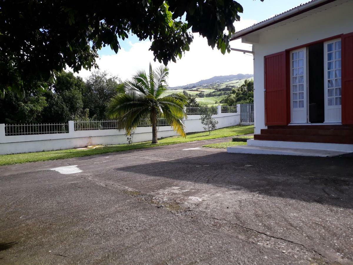 Gite Les Bananiers Saint-Joseph Bagian luar foto